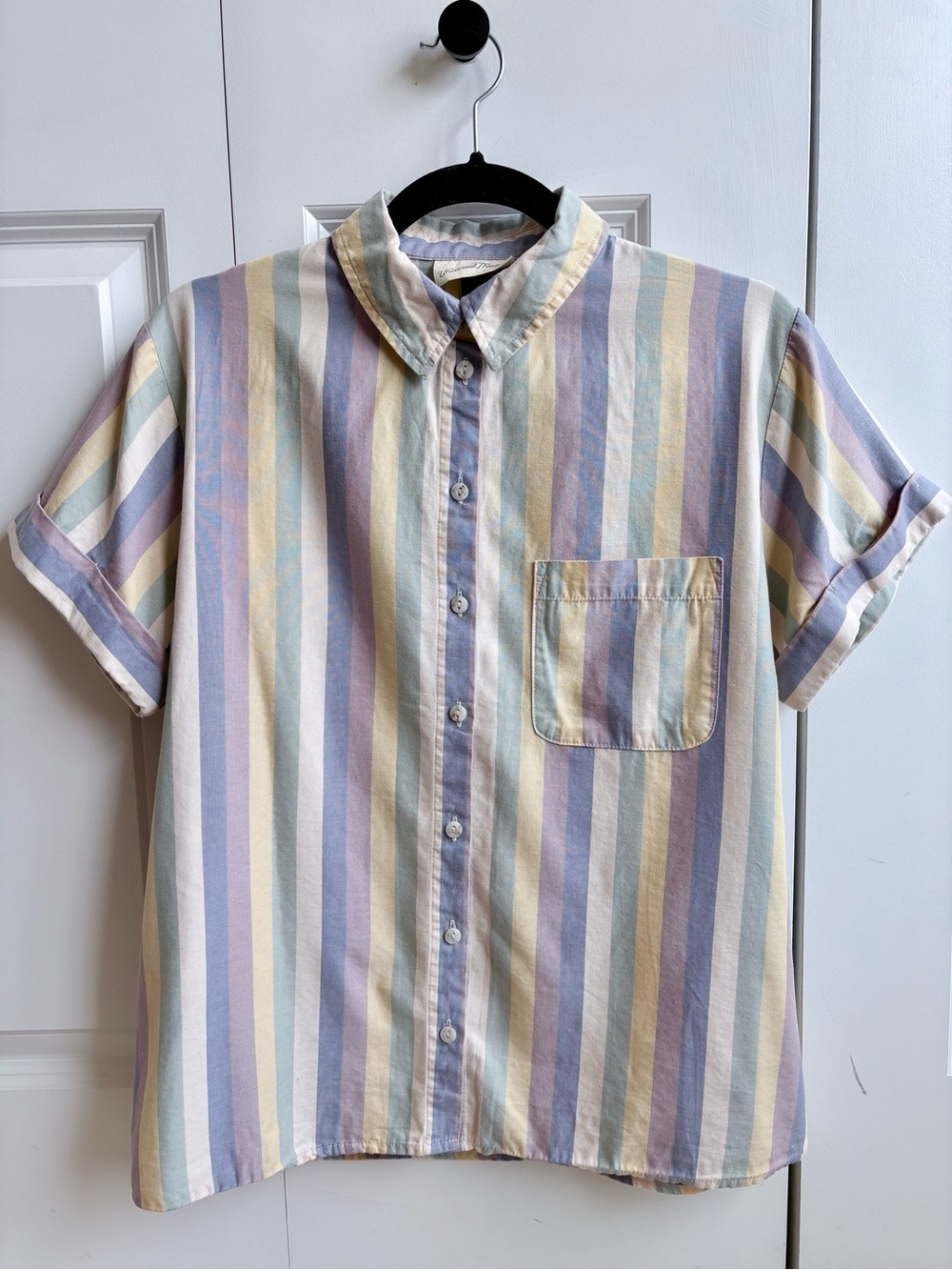 Short-Sleeve Button-Up Shirt in Pastel Stripe, Size XS